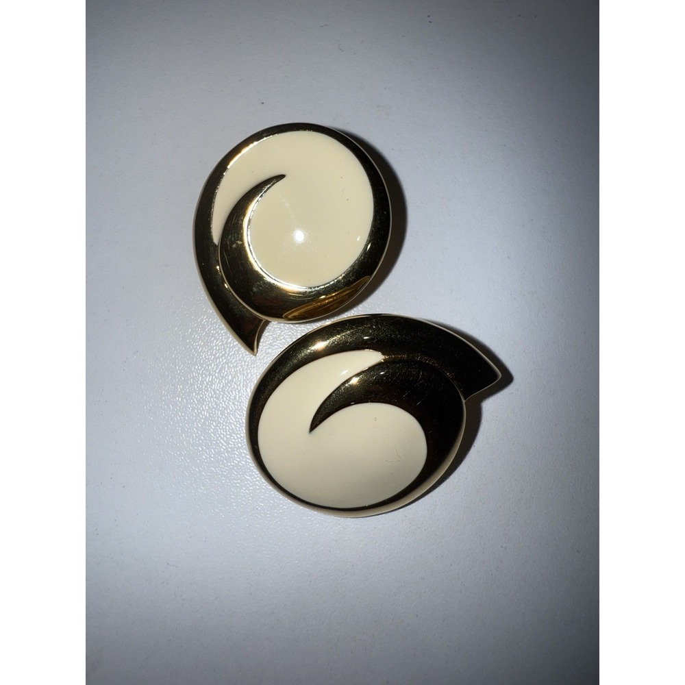 Monet Swirl Beigeâ Round Type Large American Vintage Earrings Gold Tone Showa